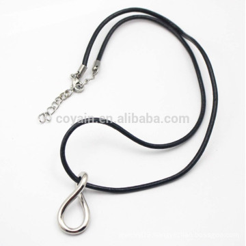 Lucky Silver Metal 8 Shape Necklace With Leather Cord